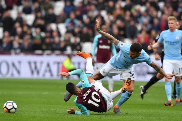 他的到來充 他的到來充